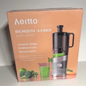 Aeitto Slow Juicer - Silver and Black New Open Box